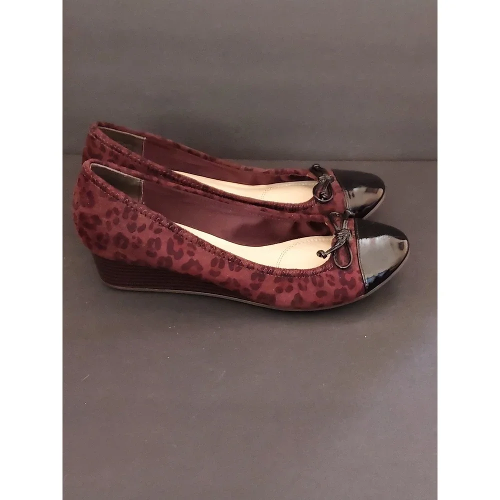 UNISA Brown Leopard Print Suede Feel Cap Toe Wedge Ballet‎ Pumps Size 9M